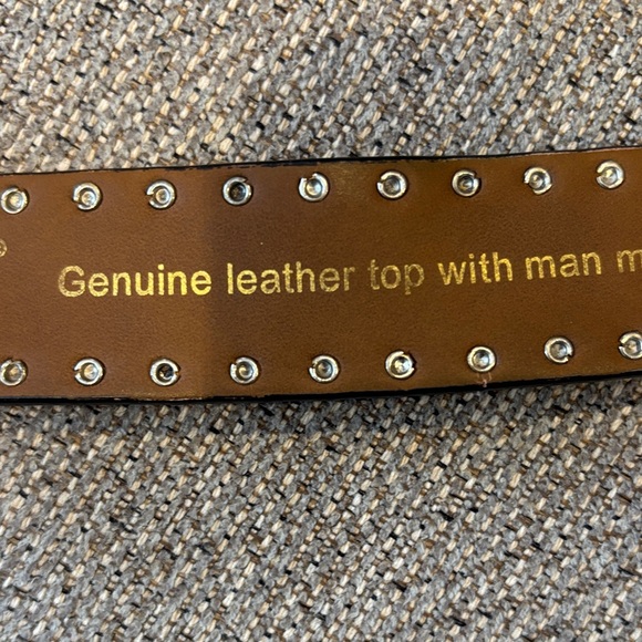 Ariat Black Leather Belt with Silver Buckle - Picture 5 of 14